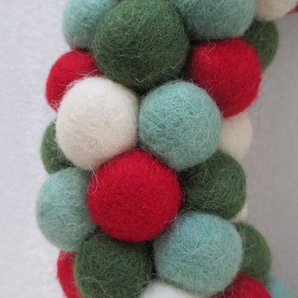TRADER JOE'S HANDCRAFTED FELTED WOOL WREATH + 2 TJ'S TOTES - Picture 7 of 16